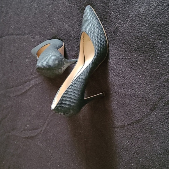 Shoes - Picture 4 of 4